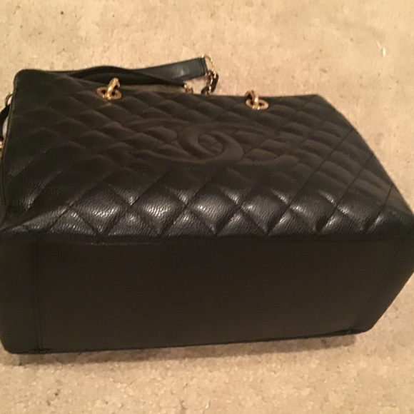 CHANEL Bag - Picture 8 of 16